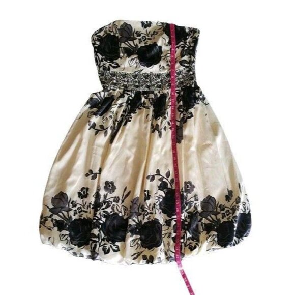 Forever 21 Women's Black Floral Beaded Waist Strapless Bubble Dress Size Medium - Picture 13 of 13